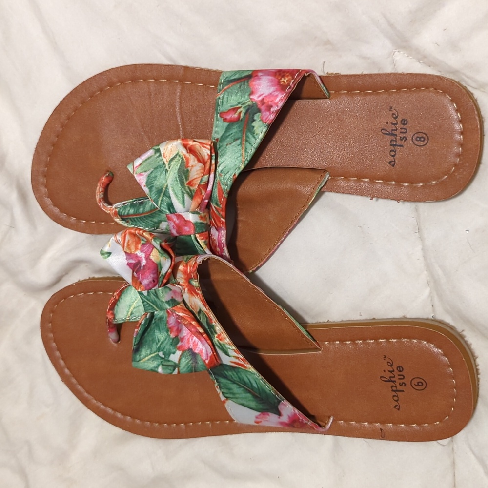 Floral strap sandal